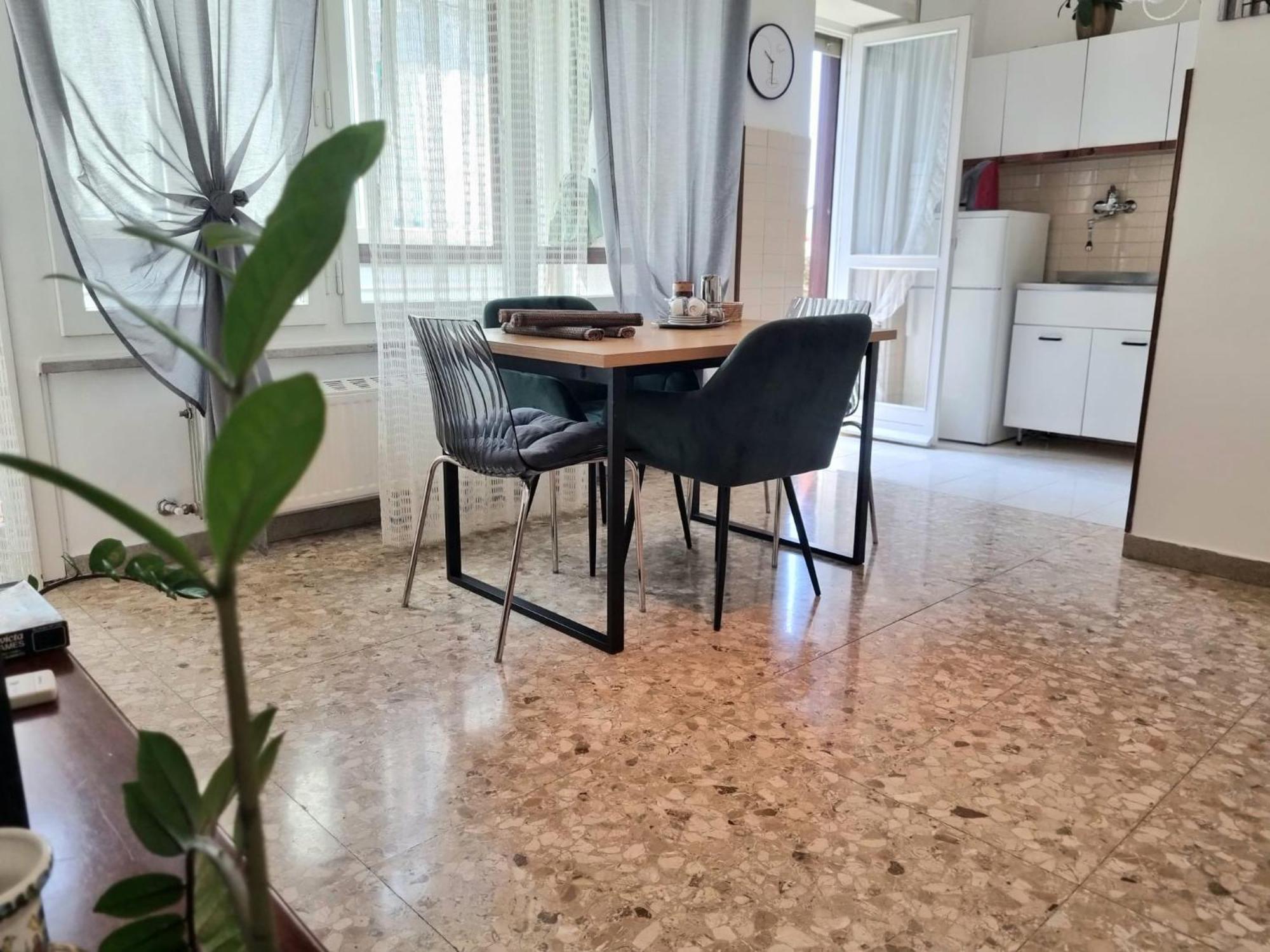 Ferienwohnung Ultimo Piano Con Parcheggio Triest Exterior foto
